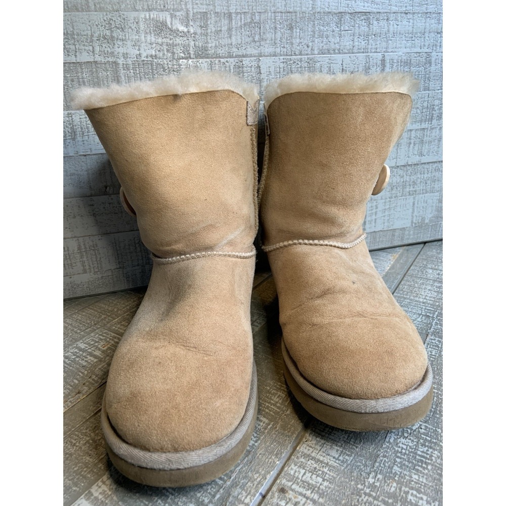 UGG Australia Women's Boots Bailey Button 5803 Chestnut Brown Folding Ankle Sz 8 - Picture 2 of 5